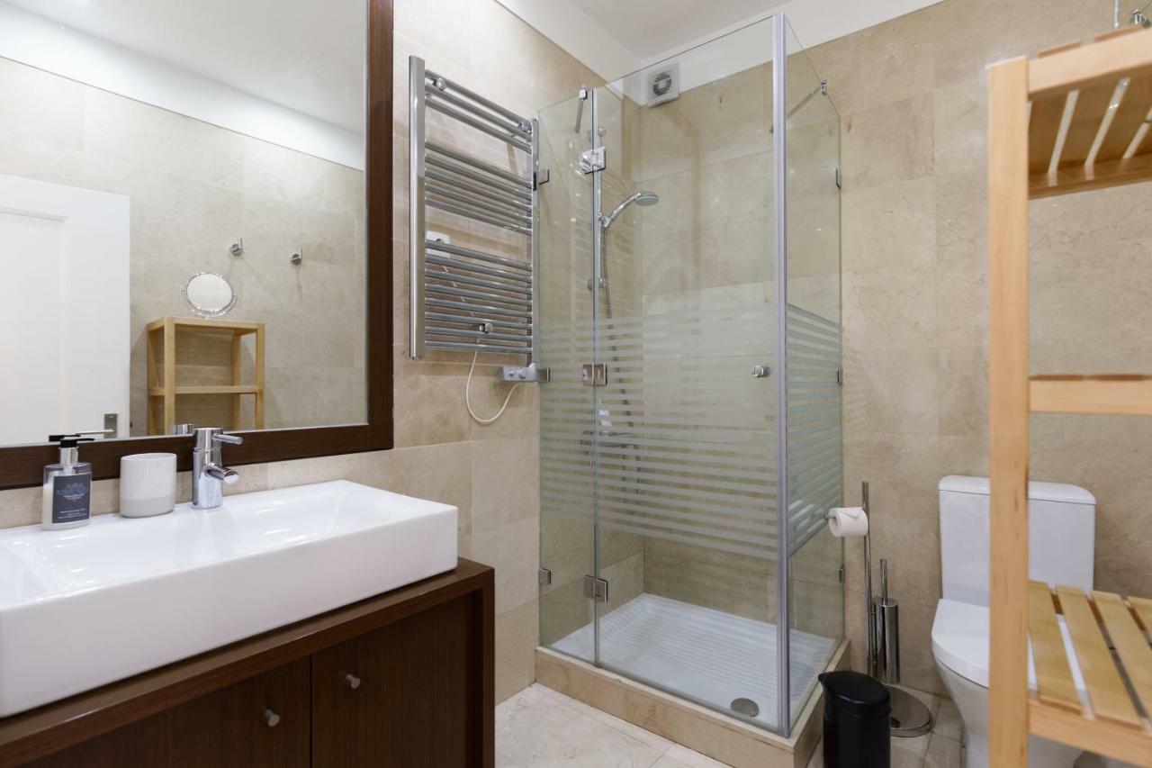 Boutique Chiado Duplex Apartment Lisbon Bagian luar foto
