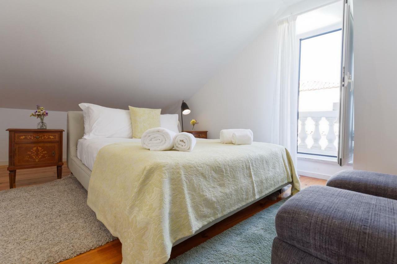 Boutique Chiado Duplex Apartment Lisbon Bagian luar foto